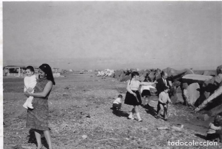 Alte Fotografie: ** AN471 - FOTOGRAFIA - GRUPO DE GENTE EN EL CAMPO