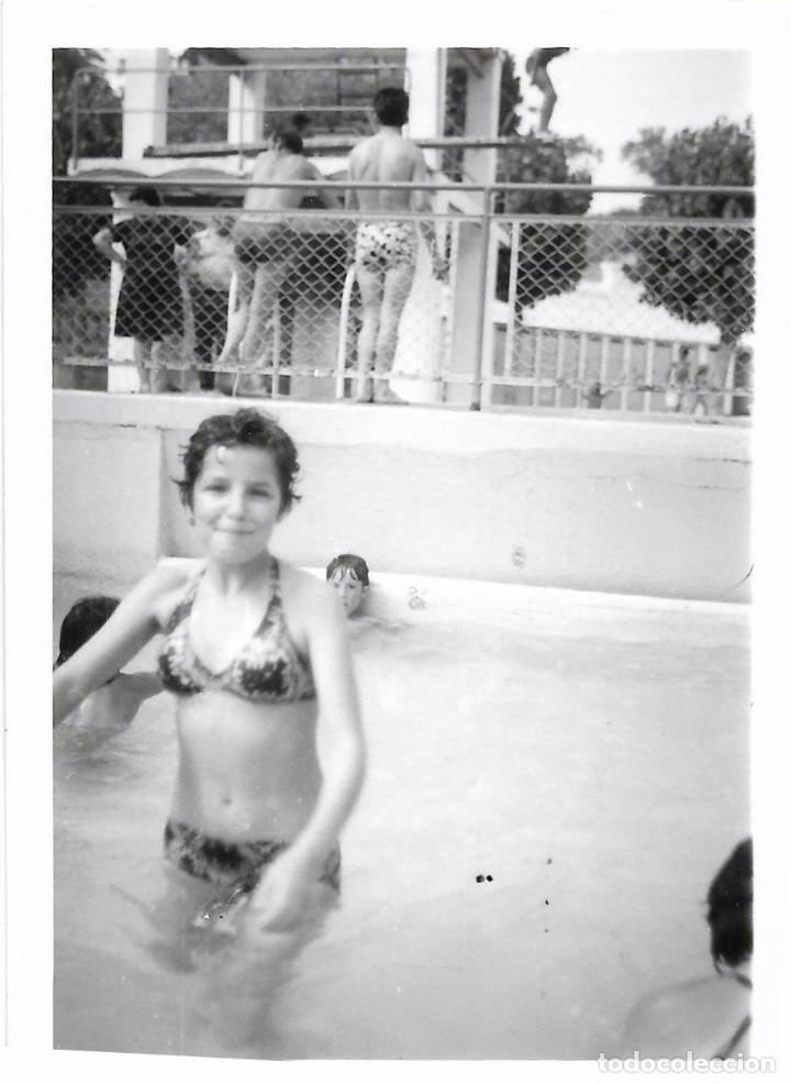 Alte Fotografie: ** AN493 - FOTOGRAFIA - JOVENCITA EN UNA PISCINA