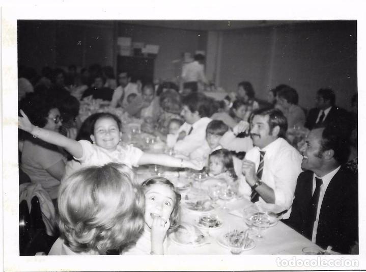 Alte Fotografie: ** AN506 - FOTOGRAFIA - GRUPO DE AMIGOS EN UN BANQUETE