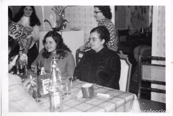 Alte Fotografie: ** AN617 - FOTOGRAFIA - FAMILIA EN UNA COMIDA