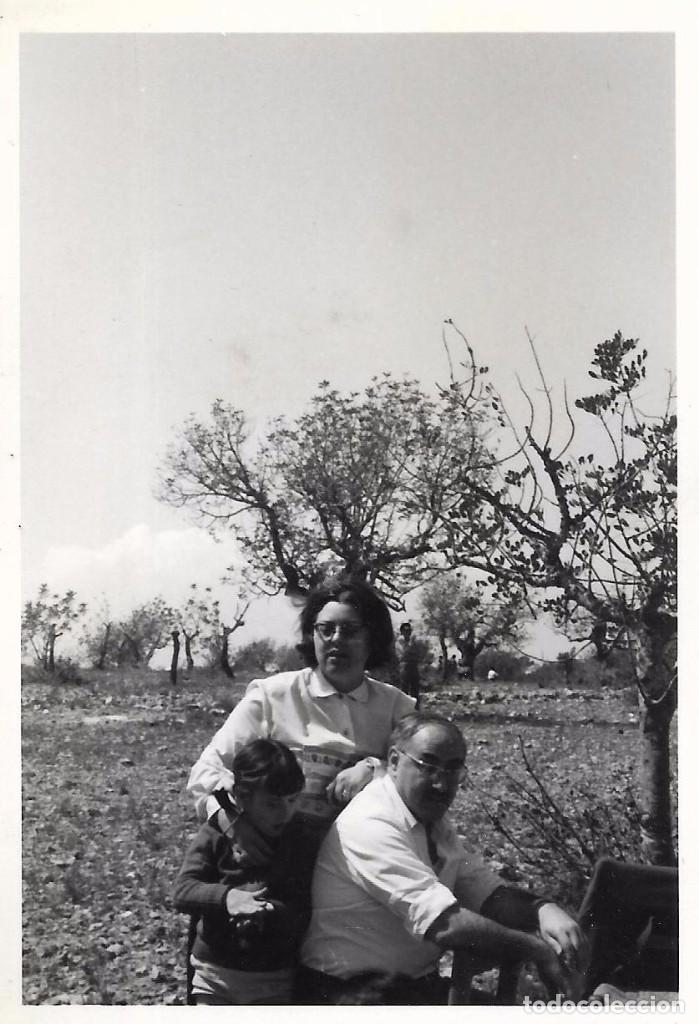 Fotograf&iacute;a antigua: ** AN712 - FOTOGRAFIA - FAMILIA EN EL CAMPO