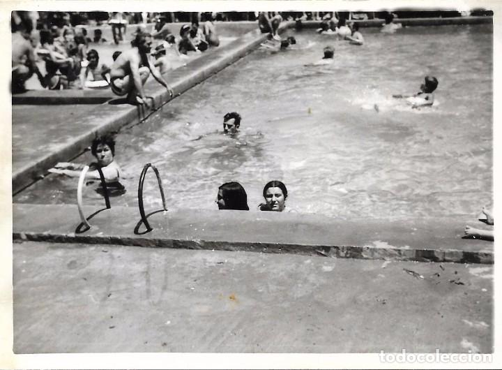 Fotograf&iacute;a antigua: ** AN721 - FOTOGRAFIA - GRUPO DE GENTE TOMANDO EL BA&Ntilde;O EN UNA PISCINA