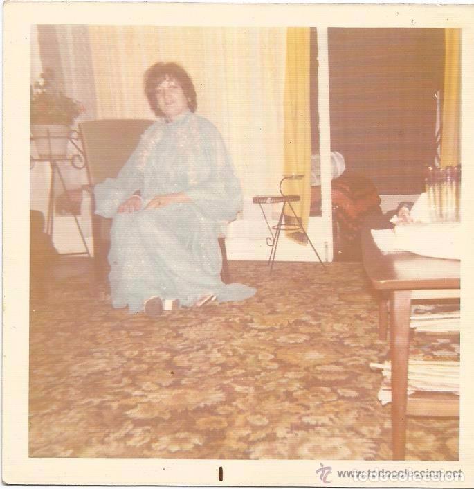 Alte Fotografie: ** H603 - FOTOGRAFIA - SE&Ntilde;ORA SENTADA EN UN SILL&Oacute;N