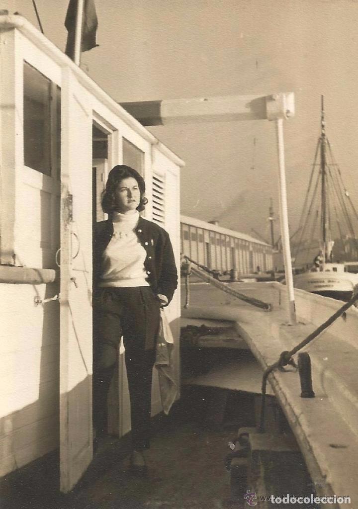 Alte Fotografie: ** J182 - FOTOGRAFIA - SE&Ntilde;ORITA EN LA CUBIERTA DE UN BARCO