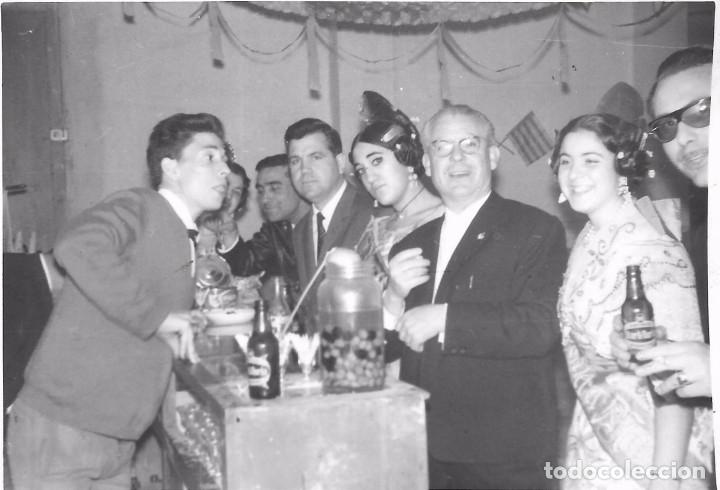 Fotografia antiga: *** AN653 - FOTOGRAFIA - FALLERAS EN UNA FIESTA