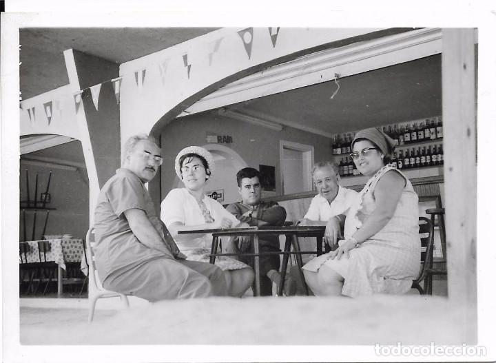 Fotografia antiga: ** AN737 - FOTOGRAFIA - AMIGOS EN UN BAR