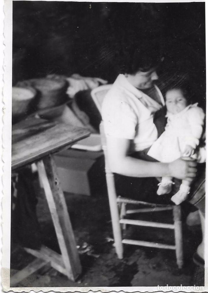 Fotograf&iacute;a antigua: ** AN748 - FOTOGRAFIA - SE&Ntilde;ORA CON NI&Ntilde;ITA EN BRAZOS