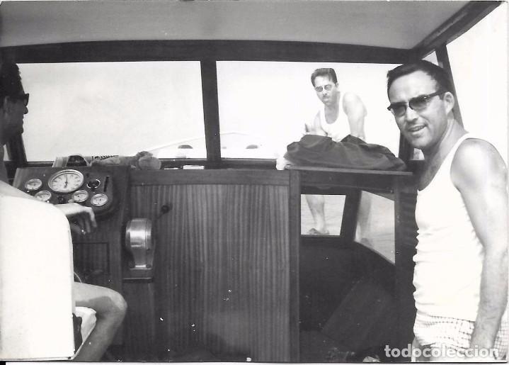 Fotograf&iacute;a antigua: ** AN749 - FOTOGRAFIA - JOVENES EN UN BARCO