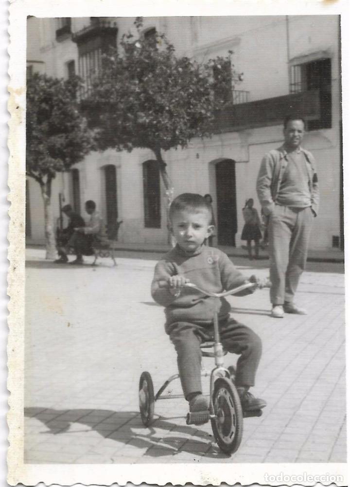 Fotograf&iacute;a antigua: ** AN757 - FOTOGRAFIA - NI&Ntilde;O CON UN TRICICLO