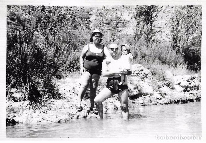 Fotograf&iacute;a antigua: ** AN774 - FOTOGRAFIA - PAREJA CON UN NI&Ntilde;ITA EN BRAZOS