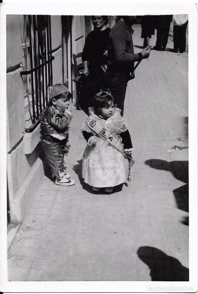 Fotografia antiga: ** AN689 - FOTOGRAFIA - PAREJITA DE FALLEROS