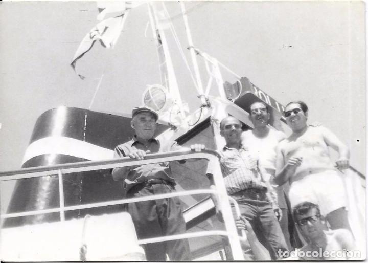 Alte Fotografie: ** E781 - FOTOGRAFIA - GRUPO DE AMIGOS EN UN BARCO