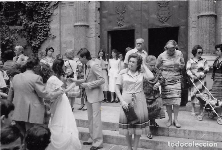Fotograf&iacute;a antigua: :::: K570 - FOTOGRAFIA - PAREJA DE NOVIOS CON SUS AMIGOS Y FAMILIARES