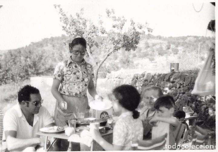 Antique Photography: == F299 - FOTOGRAFIA - FAMILIA COMIENDO EN EL CAMPO