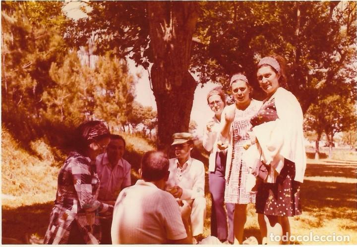 Antique Photography: == N583 - FOTOGRAFIA - GRUPO DE AMIGOS EN EL CAMPO
