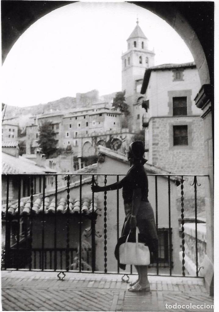 Fotografia antiga: == F270 - FOTOGRAFIA - SE&Ntilde;ORA EN UN BONITO PAISAJE