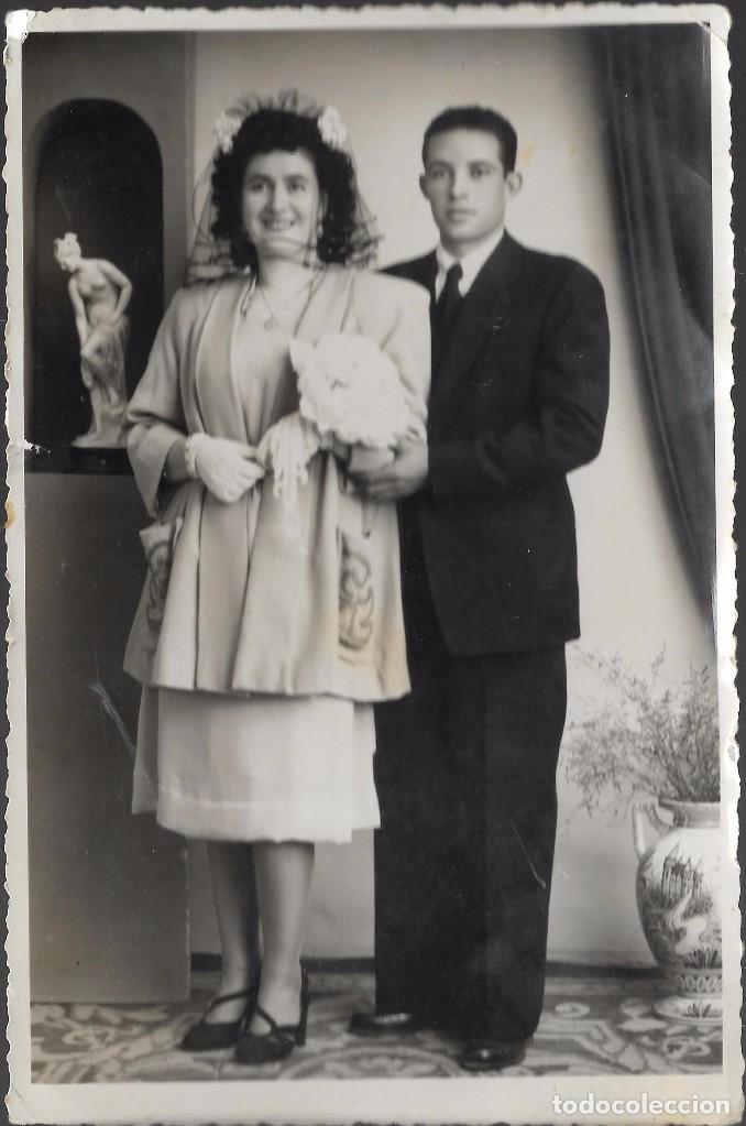Fotograf&iacute;a antigua: ** LL193 - FOTOGRAFIA - PAREJA DE NOVIOS - 17 X 11 CM.