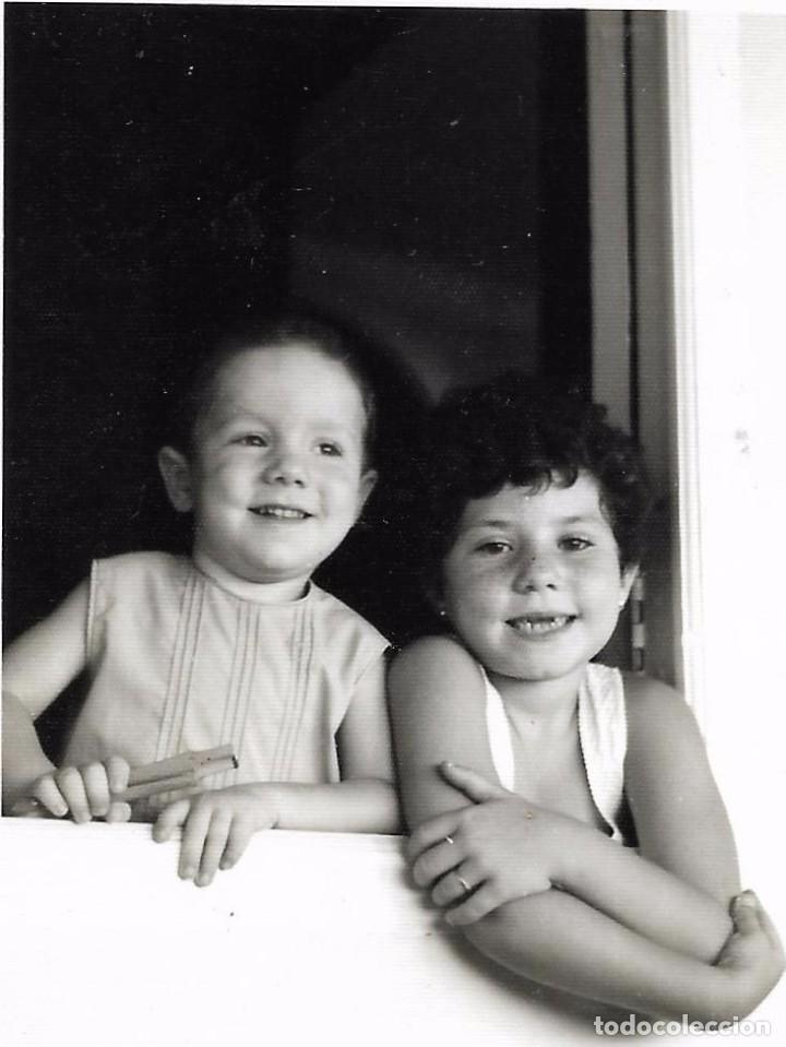 Fotograf&iacute;a antigua: == A433 - FOTOGRAFIA - DOS NI&Ntilde;ITAS