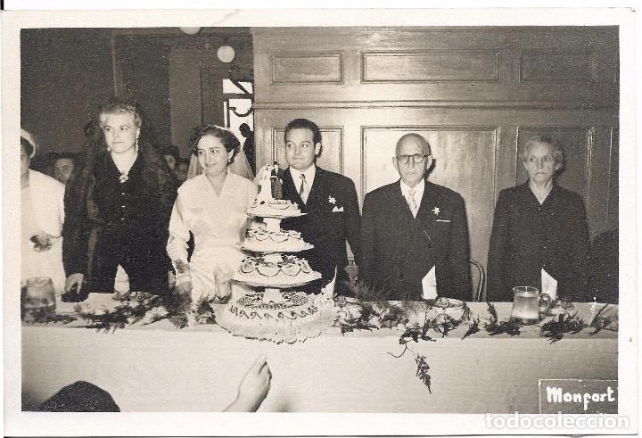 Fotograf&iacute;a antigua: ** LL212 - FOTOGRAFIA - PAREJA DE NOVIOS EN SU BANQUETE DE BODAS - 18 X 12 CM.