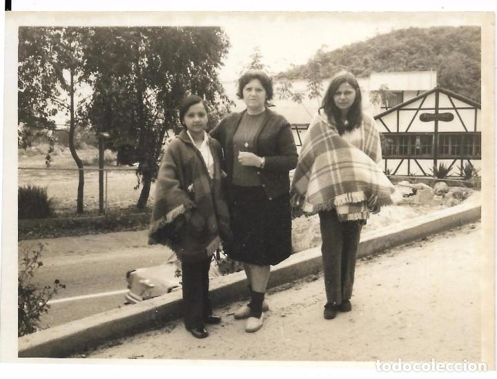 Fotografia antica: == N768 - FOTOGRAFIA - SE&Ntilde;ORA CON DOS JOVENES