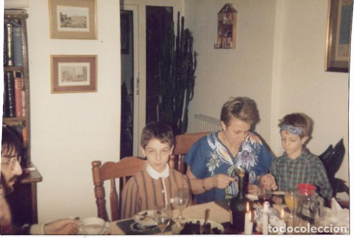 Fotografia antica: == N836 - FOTOGRAFIA - FAMILIA EN UNA COMIDA