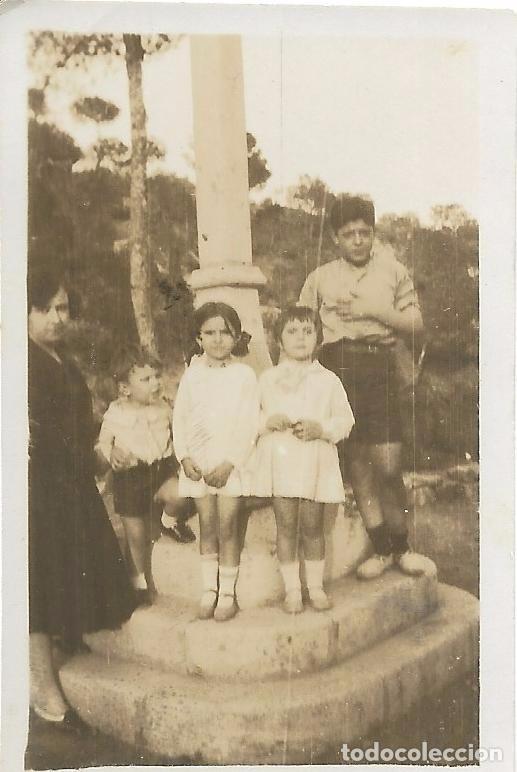 Fotografia antica: ** FA876 - FOTOGRAFIA PEQUE&Ntilde;O FORMATO - GRUPO DE JOVENCITOS - 6,5 X 4,5 CM.