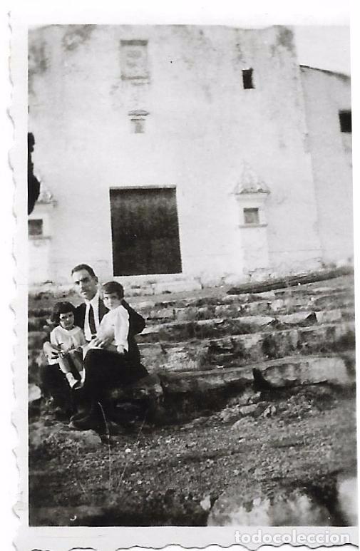 Fotografia antiga: ** FA812 - FOTOGRAFIA PEQUE&Ntilde;O FORMATO - SE&Ntilde;OR CON DOS NINITOS EN BRAZOS - 6,5 X 4,2 CM.