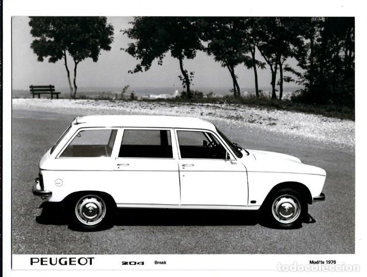 Fotograf&iacute;a antigua: MH35- FOTOGRAFIA ANTIGUA ORIGINAL AUTOMOVIL -PEUGEOT 204 BREAK  DE 1976