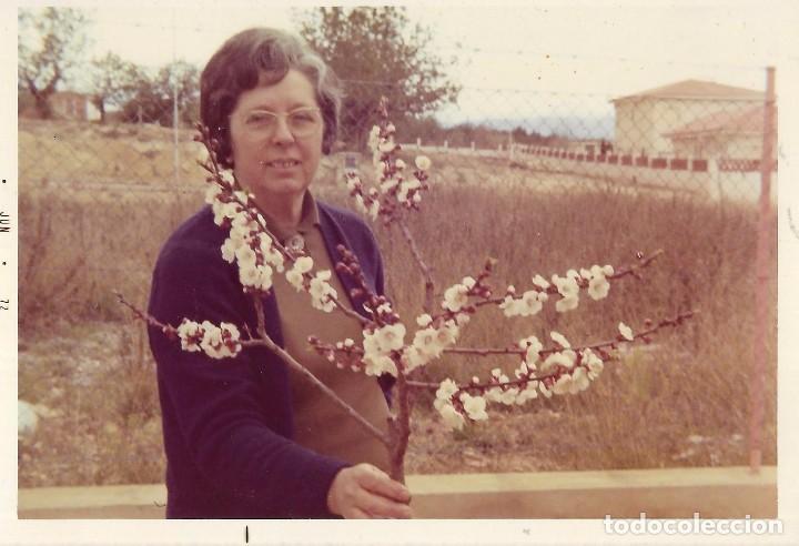 Fotografia antiga: :::: K508 - FOTOGRAFIA - SE&Ntilde;ORA EN EL CAMPO