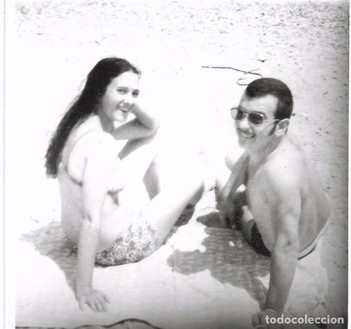 Fotografia antiga: ** BB681 - FOTOGRAFIA - PAREJA EN LA PLAYA