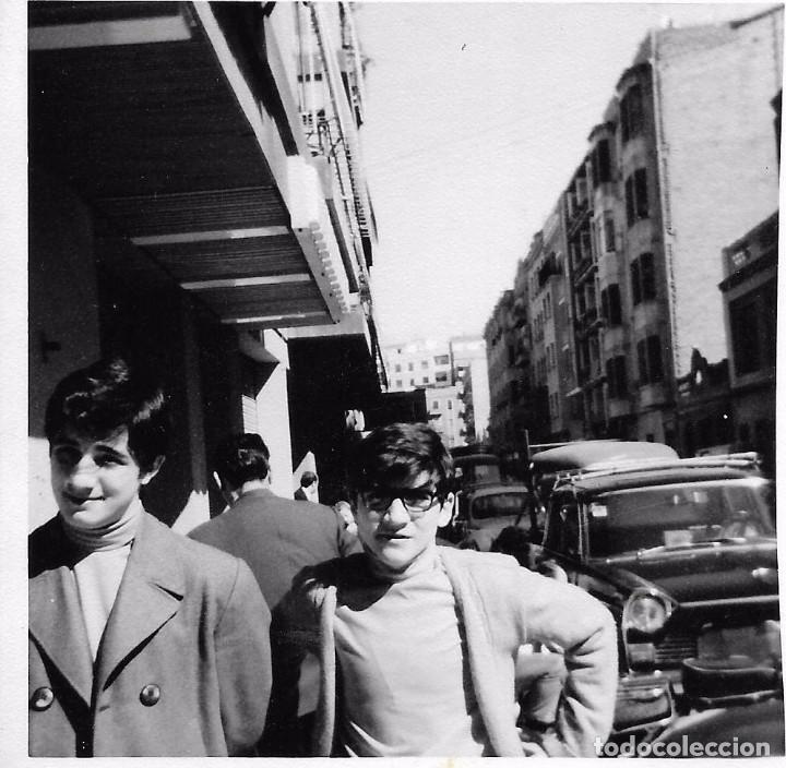Fotografia antiga: ** BB553 - FOTOGRAFIA - DOS JOVENES AMIGOS