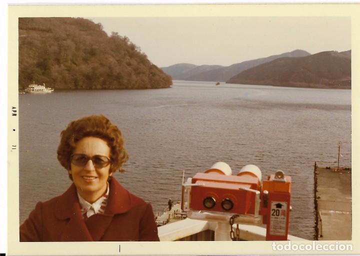Fotografia antiga: *** QW678 - FOTOGRAFIA - SE&Ntilde;ORA EN UN BONITO PAISAJE