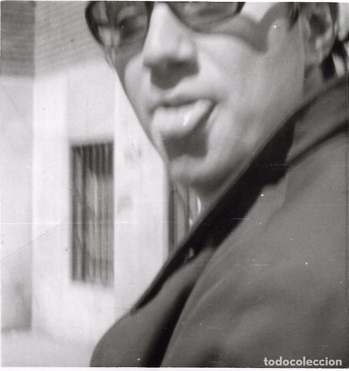 Fotografia antiga: ** BB556 - FOTOGRAFIA - JOVEN SACANDO LA LENGUA
