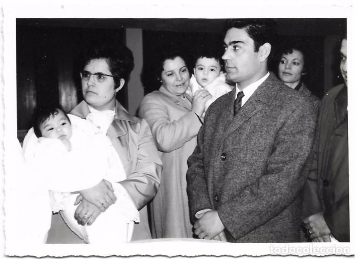 Antique Photography: == A725 - FOTOGRAFIA - AMIGOS CON BEBES EN BRAZOS