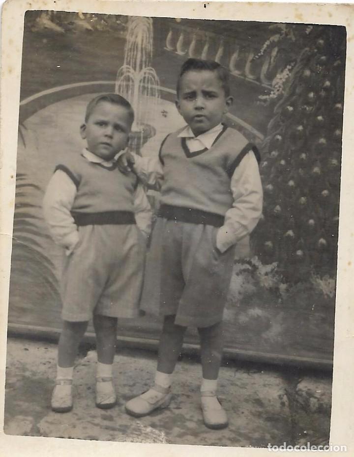 Antique Photography: == F739 - FOTOGRAFIA - DOS HERMANITOS