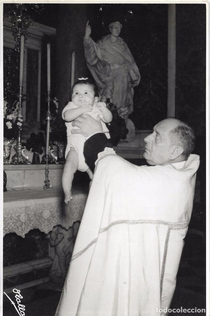 Fotografia antiga: *** FF157 - FOTOGRAFIA - PRESENTACION DE UNA NI&Ntilde;ITA A LA VIRGEN DE LOS DESAMPARADOS - 1967