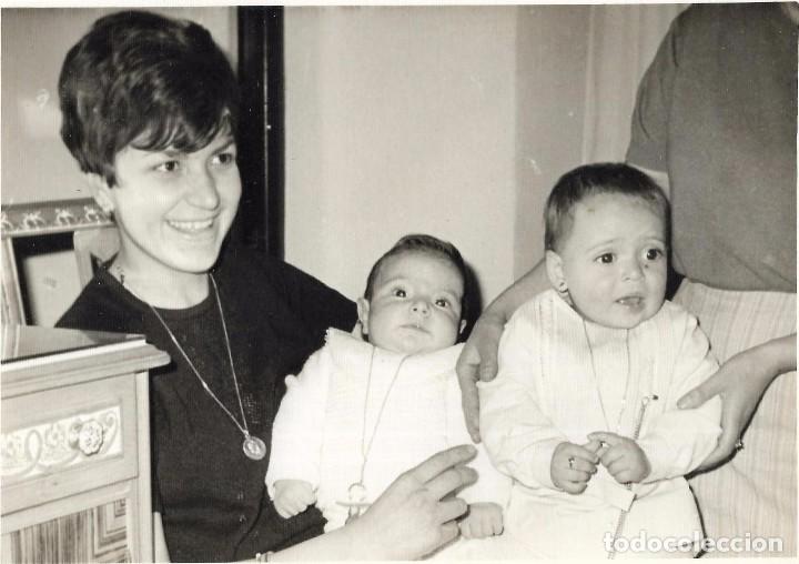 Fotografia antiga: *** FF164 - FOTOGRAFIA - SE&Ntilde;ORA CON DOS NI&Ntilde;ITOS - 15,5 10,5 CM.