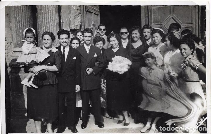 Fotografia antiga: *** FF167 - FOTOGRAFIA - PAREJA DE NOVIOS CON SUS FAMILIARES - 17,5 X 11,5 CM.