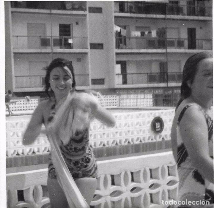 Fotografia antica: ** AM27 - FOTOGRAFIA - DOS AMIGAS EN BA&Ntilde;ADOR