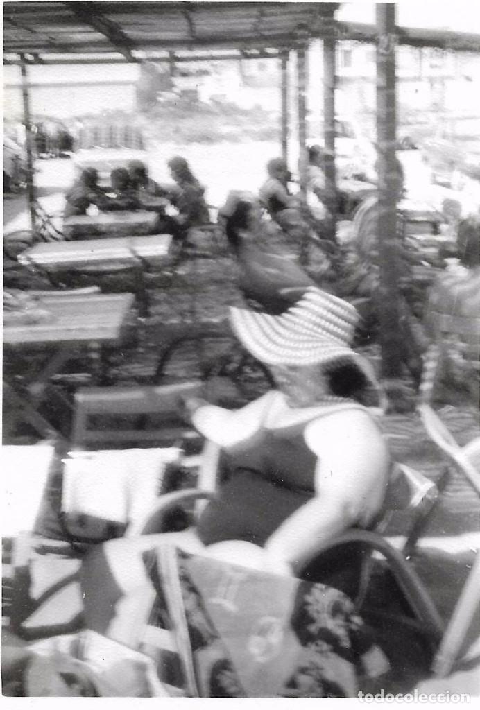 Antique Photography: ** SS626 - FOTOGRAFIA - SE&Ntilde;ORA EN UN BAR DE PLAYA