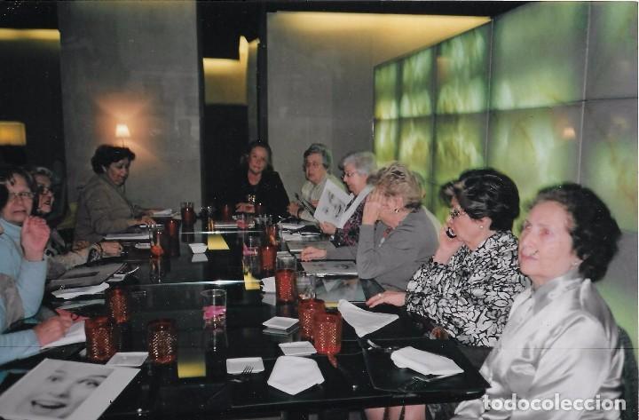 Alte Fotografie: == A1593 - FOTOGRAFIA - SE&Ntilde;ORAS EN UNA REUNION