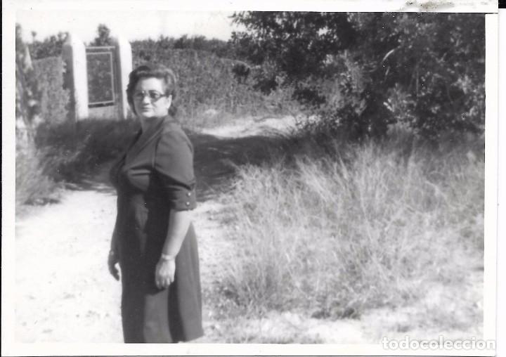 Fotograf&iacute;a antigua: ** AM168 - FOTOGRAFIA - SE&Ntilde;ORA EN EL CAMPO