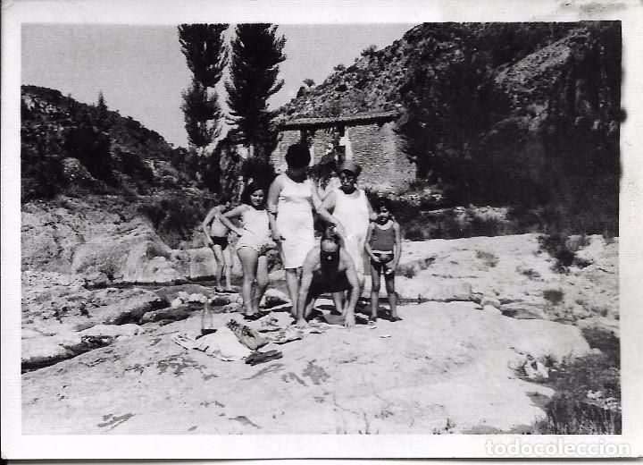 Fotograf&iacute;a antigua: ** SS451 - FOTOGRAFIA - SE&Ntilde;ORA CON VARIOS JOVENCITOS