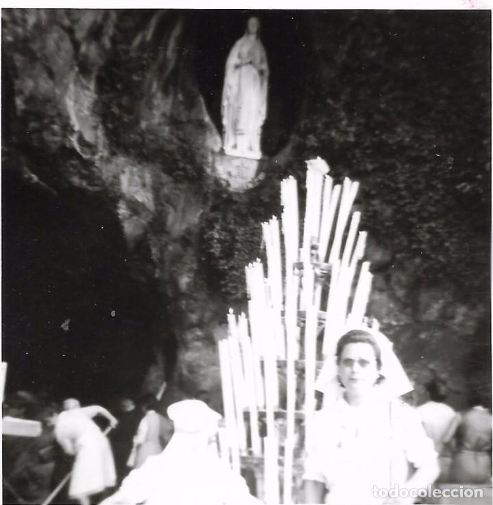 Fotografia antica: ** AM216 - FOTOGRAFIA - SE&Ntilde;ORA JUNTO A UNA IMAGEN DE LA VIRGEN
