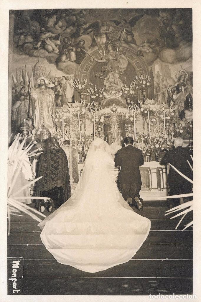 Fotograf&iacute;a antigua: :::: FF200 - FOTOGRAFIA - PAREJA DE NOVIOS EN EL ALTAR - 18 X 12 CM.