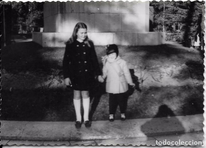 Fotografia antiga: :::: T684 - FOTOGRAFIA - DOS NI&Ntilde;ITAS COGIDAS DE LA MANO
