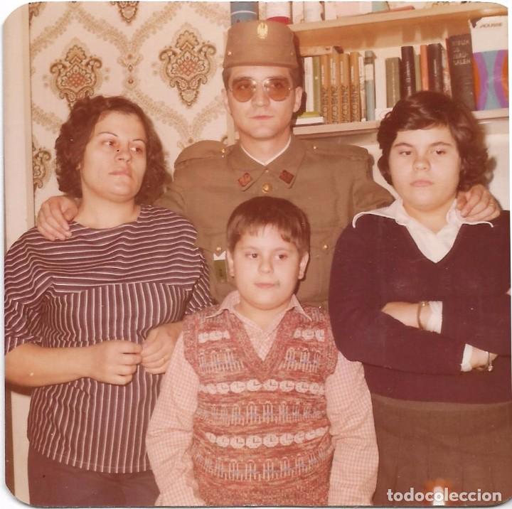 Fotografia antiga: ** AM239 - FOTOGRAFIA - JOVEN SOLDADO CON SU FAMILIA