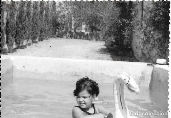Antique Photography: :::: AM443 - FOTOGRAFIA - NI&Ntilde;ITA EN UNA PISCINA