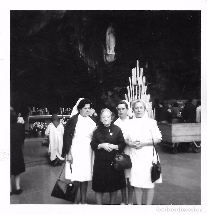 Fotografia antiga: ** AM246 - FOTOGRAFIA - ENFERMERAS EN LOURDES 1970