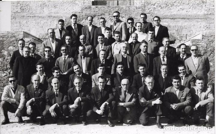 Fotografia antiga: *** AM567 - FOTOGRAFIA - GRUPO DE HOMBRE DE UN CURSILLO - MONCADA 1963